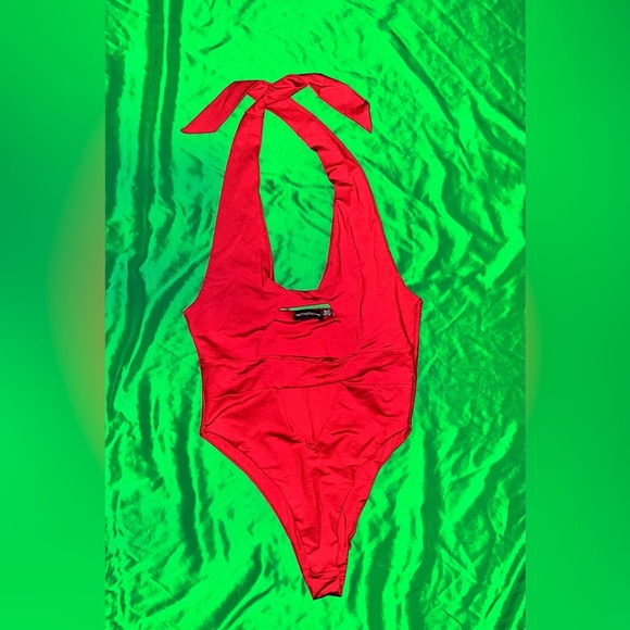 NWOT Pretty Little Thing Chic Red Cutout Swimsuit size 6 - Picture 3 of 8